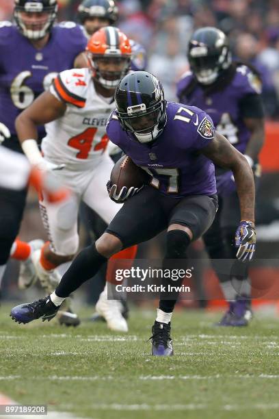 Mike Wallace of the Baltimore Ravens carries the ball during the game against the Cleveland Browns at FirstEnergy Stadium on December 17, 2017 in...