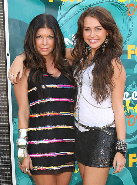 Singer/actresses Fergie and Miley Cyrus arrives at the 2009 Teen Choice Awards held at Gibson Amphitheatre on August 9, 2009 in Universal City,...