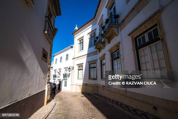 faro old town - faro city portugal foto e immagini stock