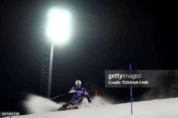 Robby Kelley of USA competes in the FIS Alpine World Cup Men's Slalom on December 22, 2017 in Madonna di Campiglio, Italian Alps. / AFP PHOTO /...
