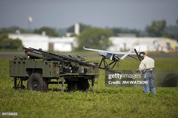 Mark Rafferty Textron 26 Textron Systems Stock Photos, High-Res Pictures, and Images - Getty ...
