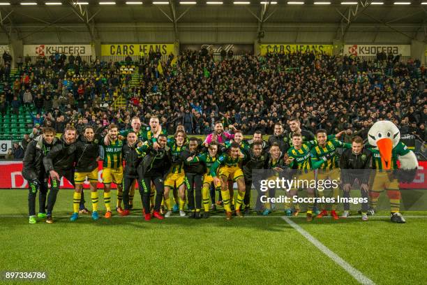 Players of ADO Den Haag celebrates the victory during the Dutch Eredivisie match between ADO Den Haag v PEC Zwolle at the Cars Jeans Stadium on...