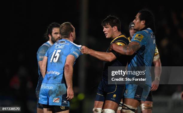 Warriors captain Donncha O' Callaghan gets to grips with Greig Tonks during the Aviva Premiership match between Worcester Warriors and London Irish...