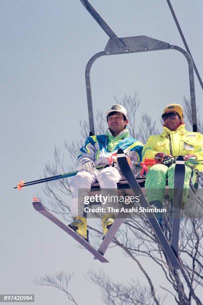 Crown Prince Naruhito skis at Shizukuishi Ski Area on March 29, 1992 in Shizukuishi, Iwate, Japan.