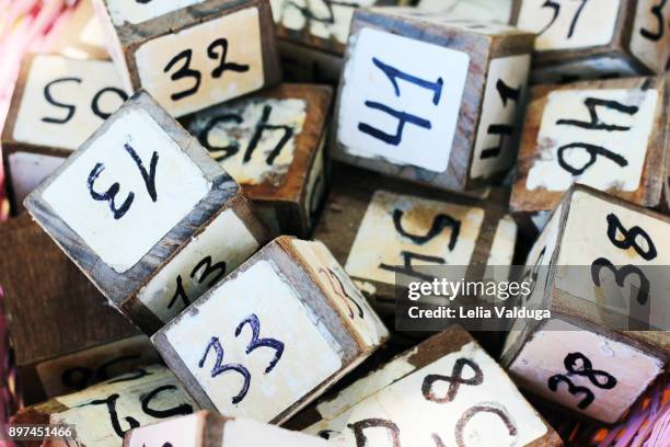 bar table  dice identifiers - beach - bahia - brazil - identifiers fotografías e imágenes de stock