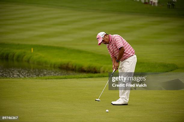 Bridgestone Invitational: Prayad Marksaeng in action, missing birdie putt on 16 during Saturday play at Firestone CC. Akron, OH 8/8/2009 CREDIT: Fred...