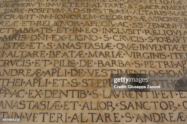 Roman Script Engravings Engrave Font Photos and Premium High Res Pictures - Getty Images