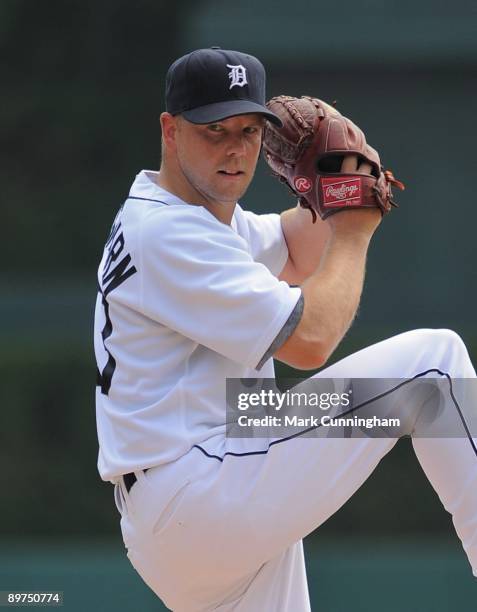 Jarrod Washburn of the Detroit Tigers pitches against the Minnesota Twins during the game at Comerica Park on August 9, 2009 in Detroit, Michigan....