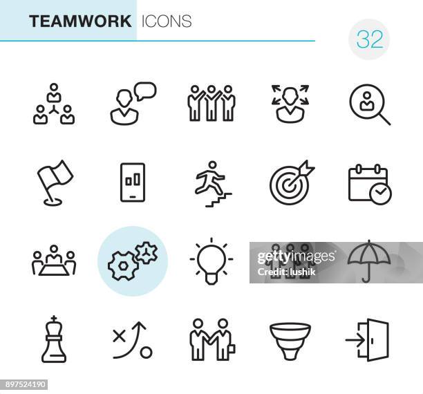 teamarbeit - pixel perfect icons - könig schachfigur stock-grafiken, -clipart, -cartoons und -symbole