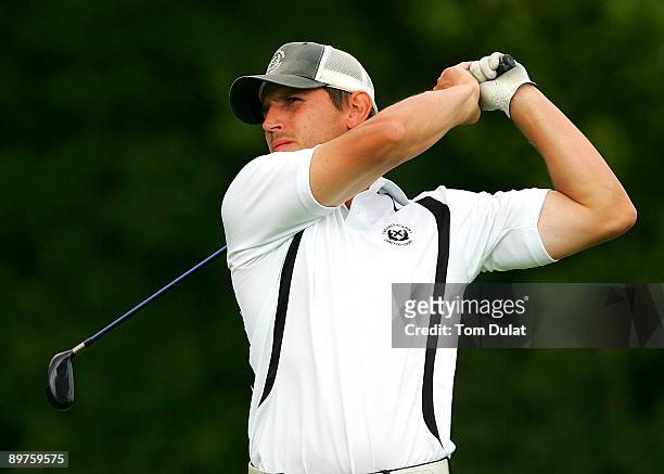 Richard Valentine of Craigielaw tees off from the 1st hole during the Round One of Powerade PGA Assistants' Championship at The London Club on August...