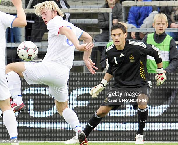 French goalkeaper Hugo Lloris eye the ball during the World Cup 2010 qualifying football match France vs. Faroe Islands, on August 12, 2009 at the...