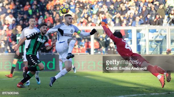Mauro Emanuel Icardi of FC Internazionale Milano controls the ball during the serie A match between US Sassuolo and FC Internazionale at Mapei...