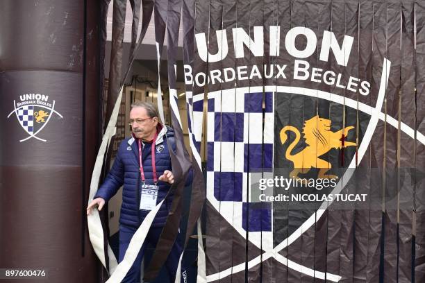 Bordeaux-Begles' French Manager Jacques Brunel enters the pitch prior the French Top 14 rugby union match between Bordeaux-Begles and La Rochelle on...