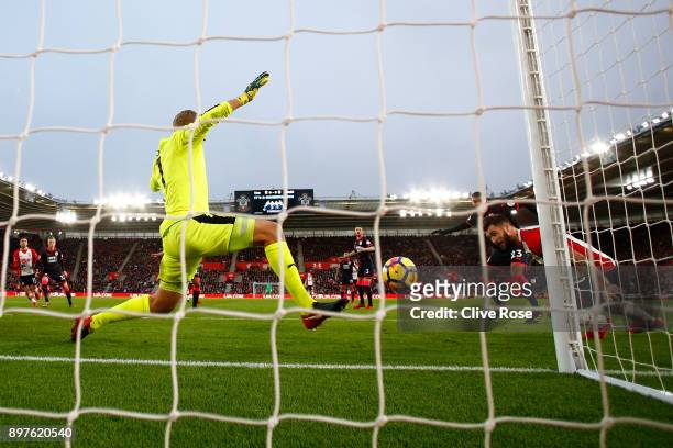 Charlie Austin of Southampton scores his sides first goal during the Premier League match between Southampton and Huddersfield Town at St Mary's...