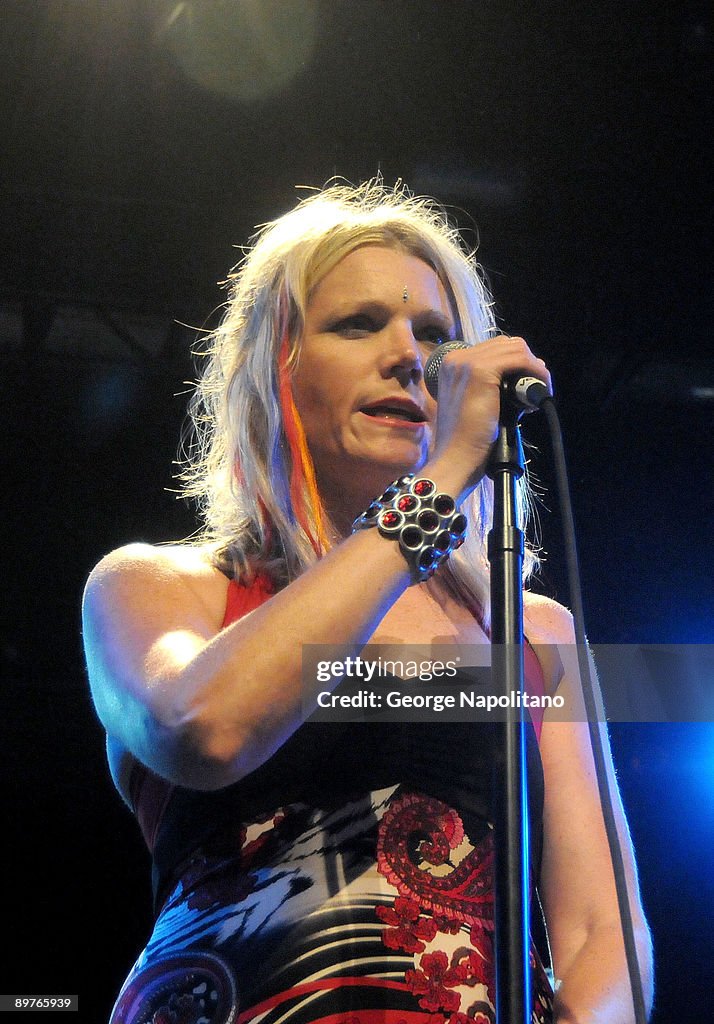 Lead singer Diana Mangano of Jefferson Starship performs in "The