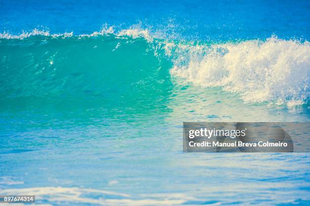 big wave - ebbe flut stock-fotos und bilder