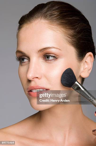 female beauty with blusher make up - blush - fotografias e filmes do acervo