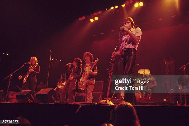 Singer-guitarist Paul Kantner, guitarist Craig Chaquico, singer Grace Slick, bassist David Freiberg, singer Marty Balin and drummer Johnny Barbata of...