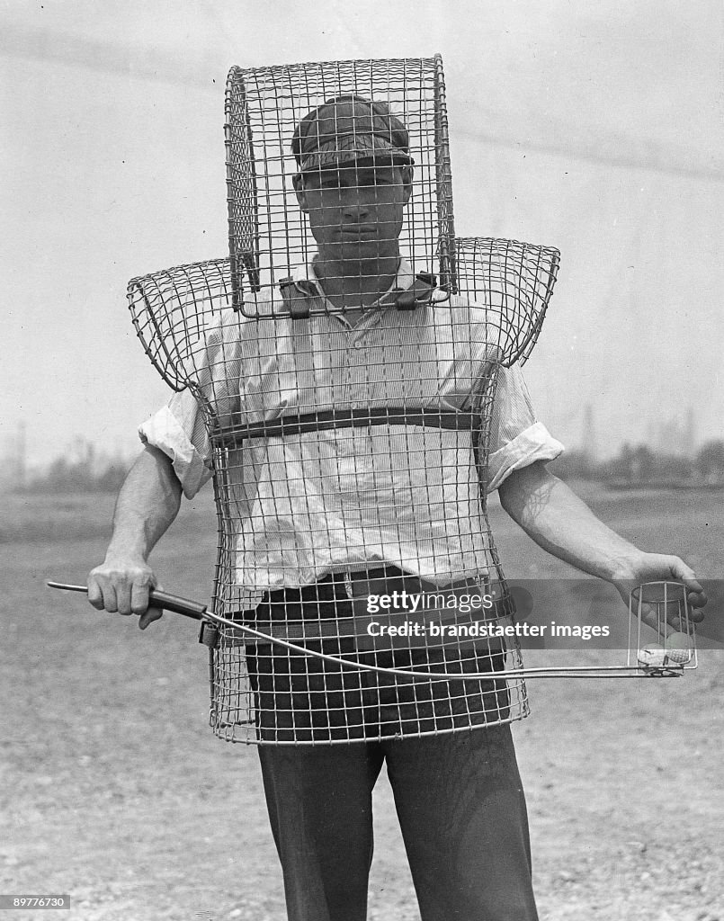 Golf safety. Caddy Mozart Johnson in his new golf safety outfit. Photograph. Around 1920/30. Los Angeles.