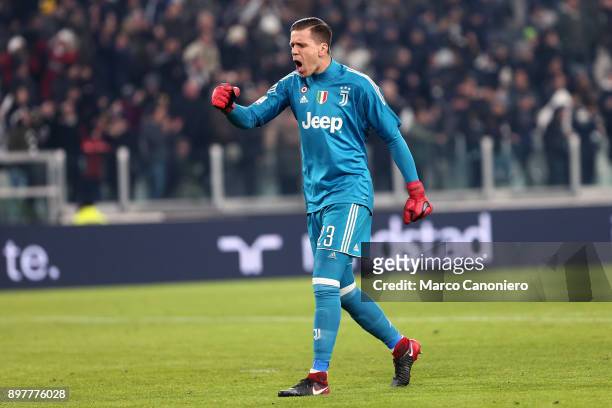 Wojciech Szczesny of Juventus FC celebrate during the Serie A football match between Juventus FC and As Roma. Juventus Fc wins 1-0 over As Roma .
