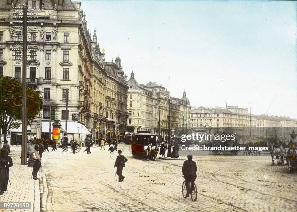 The Franz-Josephs-Kai. On the left the Stubenring section of the Ringstrasse. Vienna, first district. Hand-colored lantern slide. Around 1910.