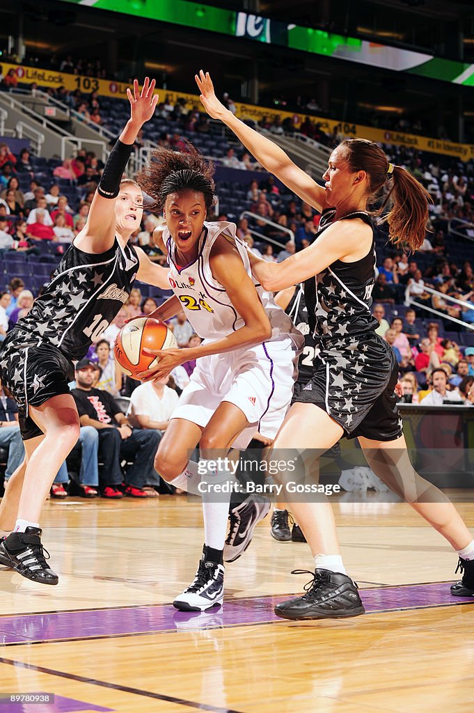 San Antonio Silver Stars v Phoenix Mercury