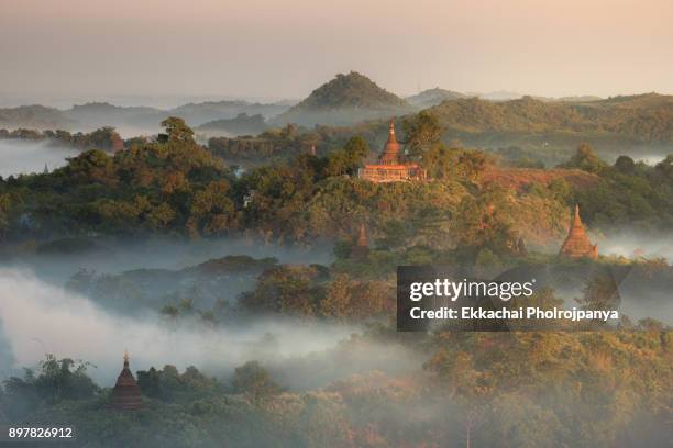 shwe taung pagoda viewpoint ,mrauk u, rakhine state, myanmar - cultura rakhine fotografías e imágenes de stock