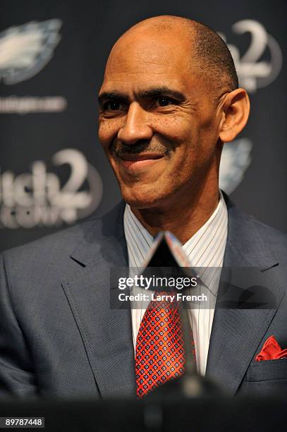 Tony Dungy speaks at a press conference introducing Michael Vick at the NovaCare Complex on August 14, 2009 in Philadelphia, Pennsylvania. Vick...