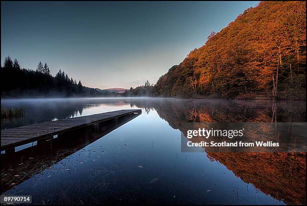 autumn on loch ard, trossachs - see loch duich stock-fotos und bilder