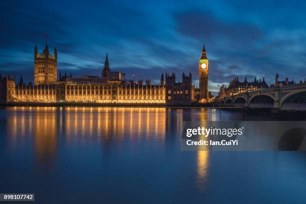 evening big ben (dusk) - city of westminster stock-fotos und bilder