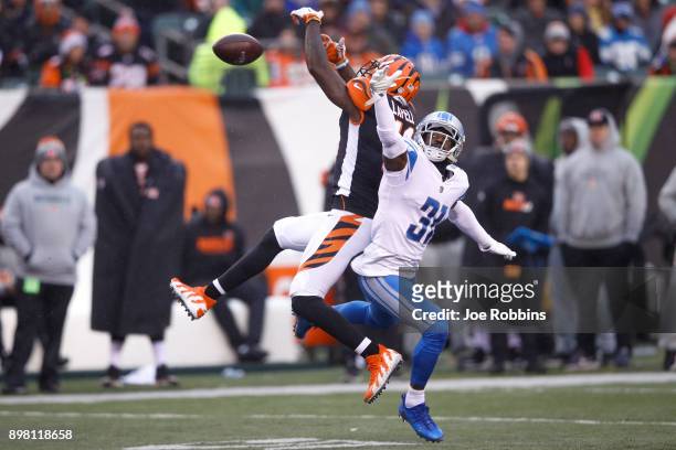 Hayden of the Detroit Lions breaks up a pass intended for Brandon LaFell of the Cincinnati Bengals during the second half at Paul Brown Stadium on...