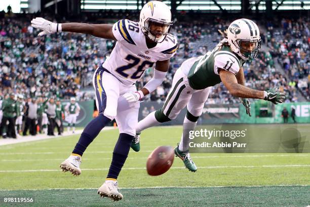 Robby Anderson of the New York Jets reaches for a catch against Casey Hayward of the Los Angeles Chargers in the fourth quarter during their game at...