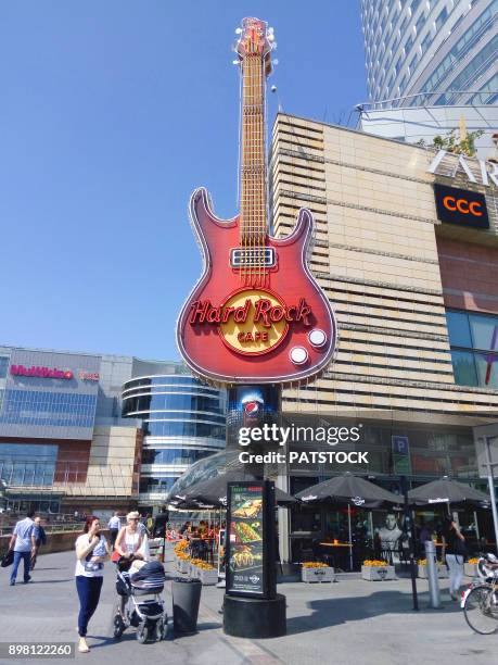 Hard Rocker 29,016 Hard Rock Group Stock Photos, High-Res Pictures, and Images ...