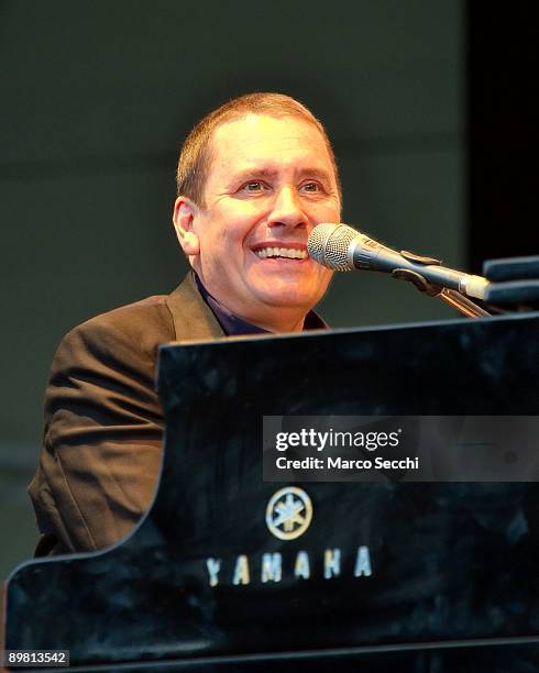 Jools Holland performs at the Picnic Concert at Kenwood House on August 15, 2009 in London, England.