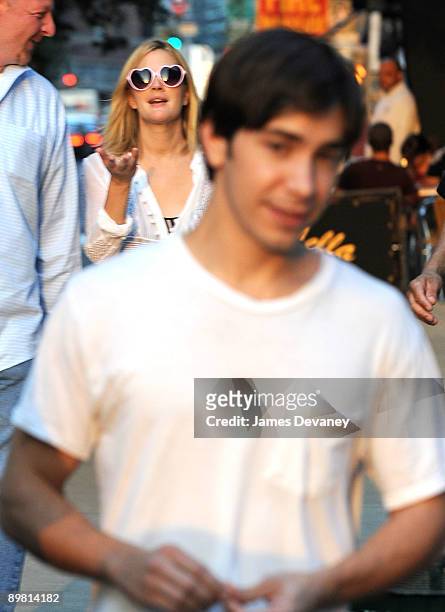 Drew Barrymore and Justin Long seen on location for "Going the Distance" on the streets of Manhattan on August 14, 2009 in New York City.