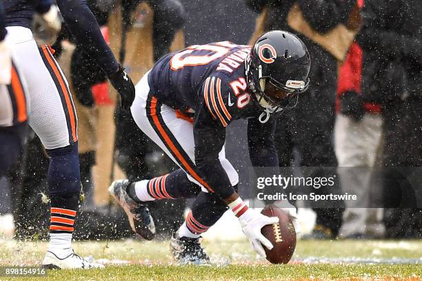 Chicago Bears cornerback Prince Amukamara recovers the fumble during the game between the Chicago Bears and the Cleveland Browns on December 24, 2017...