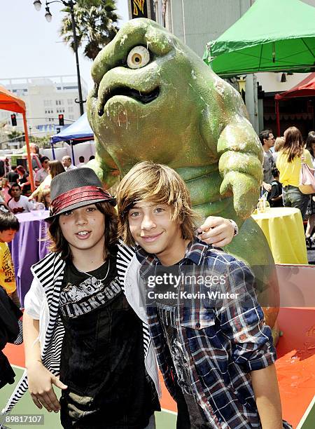 Actors Leo Howard and Jimmy Bennett arrives at the premiere of Warner Bros.' "Shorts" at the Chinese Theater on August 15, 2009 in Los Angeles,...