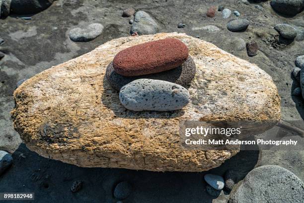 Hawaiian Rocks Stack Hawaii Rock Stack Photos and Premium High Res Pictures - Getty Images