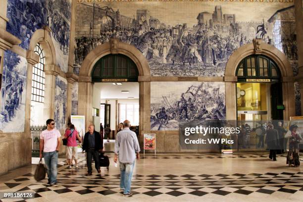 Sao Bento station Azulejos history art.