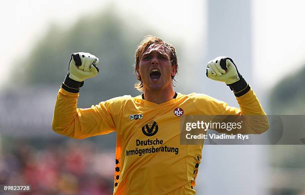 Tobias Sippel of Lautern celebrates the 0:1 goal scored by his team mate Rodnei during the second Bundesliga match between Rot-Weiss Ahlen and 1. FC...