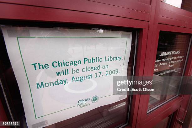 Library Closure Signage 115 Chicago Public Libraries Stock Photos, High-Res Pictures, and ...