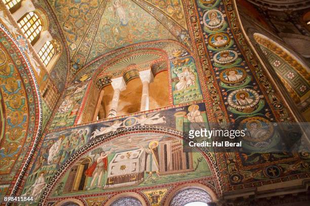 mosaics from the byzantine era in basicila of san vitale - basilica of san vitale stock-fotos und bilder