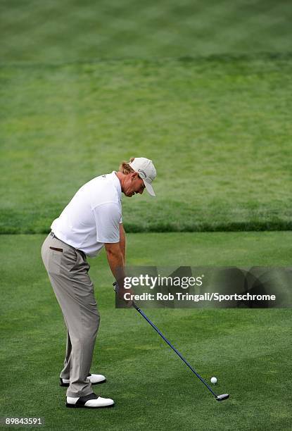 Ernie Els hits his drive during the third day of previews to the 109th U.S. Open on the Black Course at Bethpage State Park on June 17, 2009 in...