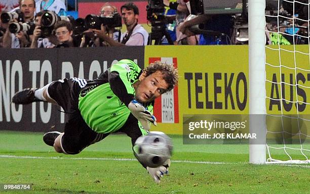 Picture taken on June 29, 2008 shows German goalkeeper Jens Lehmann diving to make a save during the Euro 2008 championships final football match...