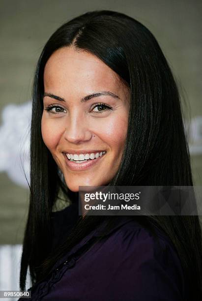 Jessica Mas arrives at the premiere of Agustin Diaz Yanes' film 'Just Walking' at the Cinepolis on August 17, 2009 in Mexico City, Mexico.