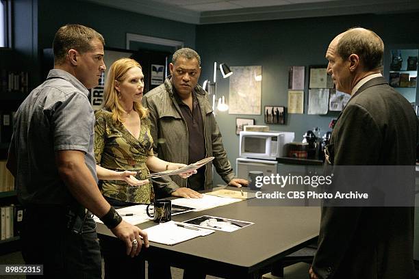 Family Affair" --The CSI team, including Nick Stokes , Catherine Willows and Dr. Raymond Langston talk with Supervisor Conrad Ecklie about the case...