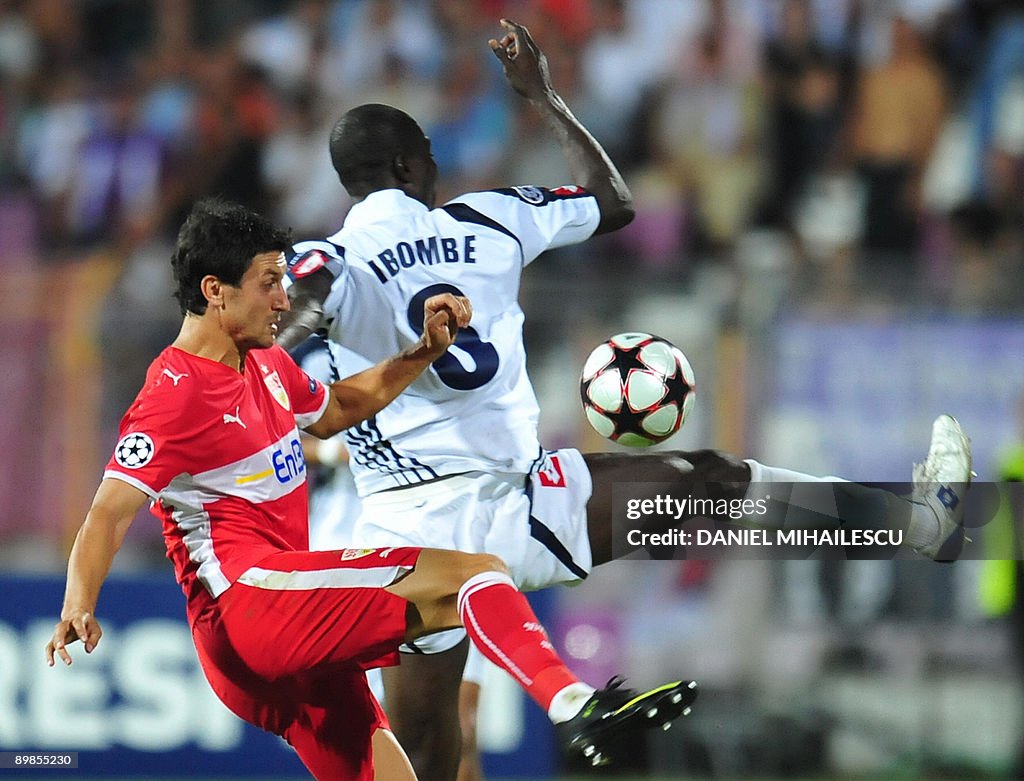 VfB Stuttgart's Ciprian Marica (L) vies