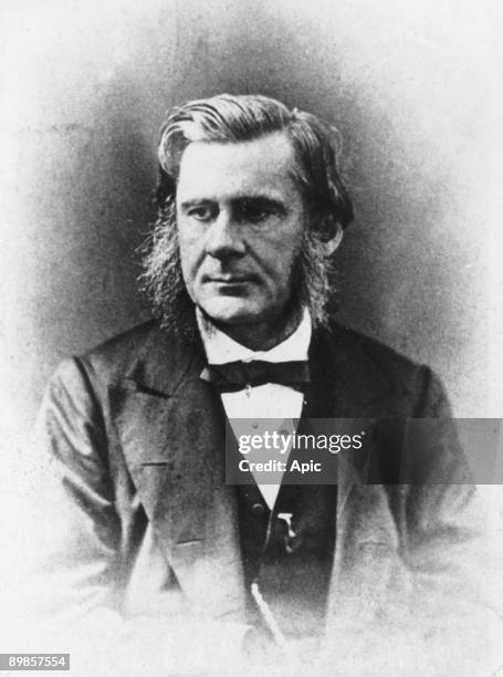 Thomas Henry Huxley English biologist, known as "-Darwin's Bulldog" for his defence of CharlesDarwin's theory of evolution