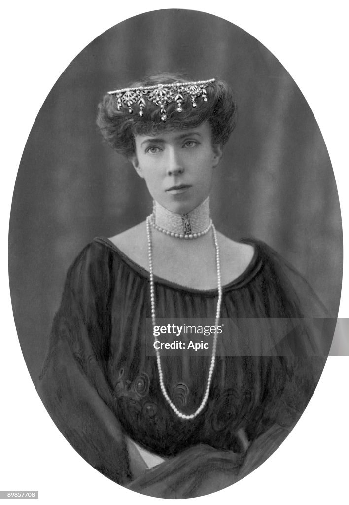 The queen Elisabeth of Belgium (1876-1965) born duchess of Bavaria and wife of Albert1st c.1909;;