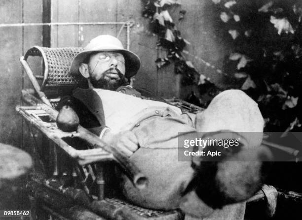 French painter Henri de Toulouse-Lautrec having siesta, photo by Alfred Natanson c. 1895
